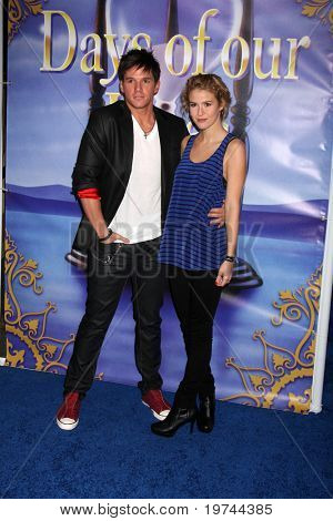 LOS ANGELES - NOV 6:  Mark Hapka arrives at the Days of Our Lives 45th Anniversary Party at House of Blues on November 6, 2010 in West Hollywood, CA