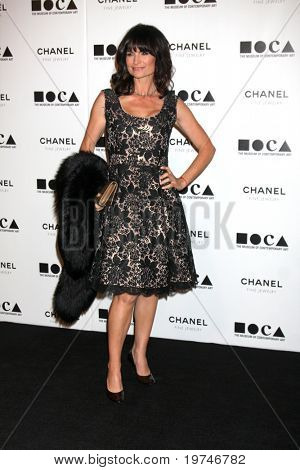 LOS ANGELES - 13 de NOV: Rosetta Getty chega no baile anual de Gala do MOCA 