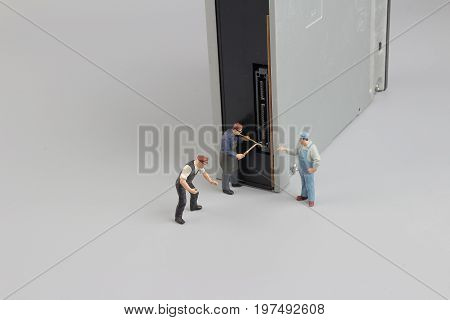 the mini engineer and worker meeting and talk about CD rom