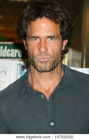 LOS ANGELES - NOV 19:  Shawn Christian at the Book Launch for 