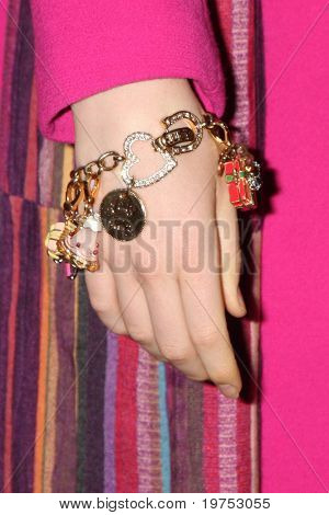 LOS ANGELES - 28 nov: Quinn มอลลี่มาที่พาเหรดคริสต์มาสฮอลลีวูด 2010 ที่ฮอลลีวูด Boule