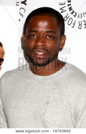 LOS ANGELES - 29 novembre: Dule Hill arriva a 