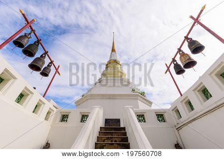 White pagoda in Wat Yannawa / Yannawa temple