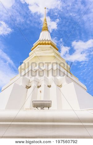 White pagoda in Wat Yannawa / Yannawa temple