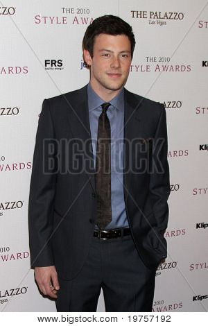 LOS ANGELES - DEC 12: Cory Monteith kommt bei den 2010 Hollywood Style Awards an Billy Wilder Thea