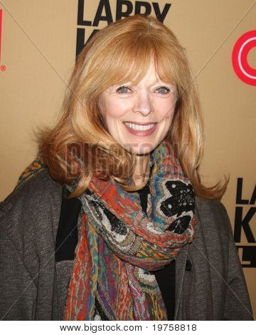 LOS ANGELES - 16 de dezembro: Frances Fisher chega na festa transmissão final de CNN 'Larry King Live' em Sp