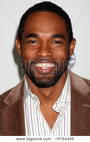 LOS ANGELES - JAN 10: Jason George aankomt op de Disney ABC Television Group TCA Winter 2011 Pre