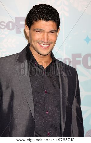 PASADENA, CA - JAN. 11: Mido Hamada anländer på FOX TCA vinter 2011 festen på Villa Sorriso Ja