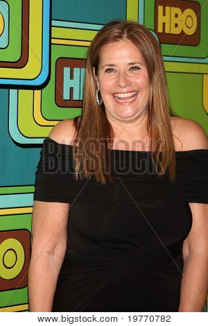 BEVERLY HILLS - JAN 16: Lorraine Bracco kommt bei HBO Golden Globe Party 2011 um Circa 55 bei th
