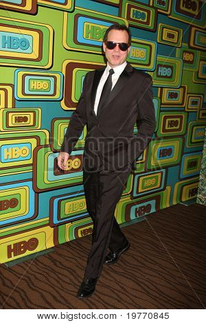 BEVERLY HILLS - JAN 16: Bill Paxton arriva alla HBO Golden Globe Party 2011 a Circa 55 presso il B