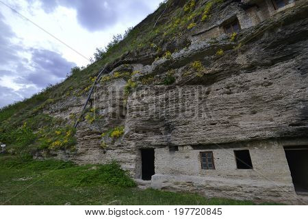 Tipova (room ipova.) - A village in the district of Rezina Moldova. Along with the villages of Lalova and Nistren is part of the municipality Lalova