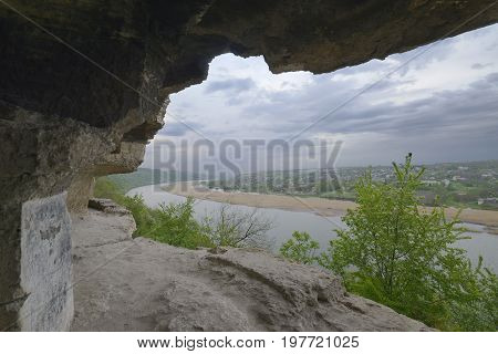 Tipova (room ipova.) - A village in the district of Rezina Moldova. Along with the villages of Lalova and Nistren is part of the municipality Lalova