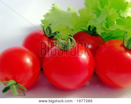 Cherrytomater med gode ven salat