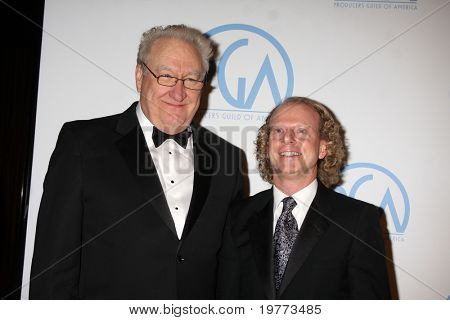 BEVERLY HILLS - JAN 22: Don Mischner, Bruce Cohen dorazí na 22 roční výrobci Guild Awards