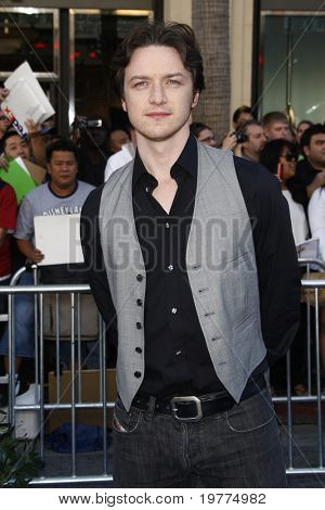 LOS ANGELES - JAN 23: James McAvoy przybywa na premierze filmu 