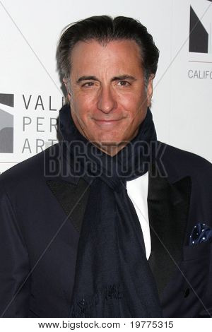 LOS ANGELES - 29 de JAN: Andrew Garcia llega a la Gala de inauguración de Valle Performing Arts Center en Ca