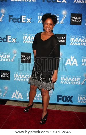 LOS ANGELES - FEB 12: Tonya Lee Williams přijíždí na 2011 NAACP Image Awards Kandidát recepci