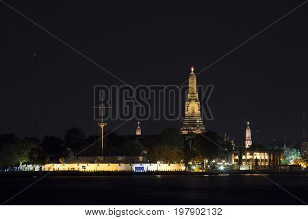 Wat Arun is the early Rattanakosin architecture. It is also one of the most popular landmark in Bangkok.