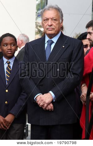 LOS ANGELES - 1. marts: Maestro Zubin Mehta deltager Hollywood Walk af Fame Star ceremoni honorin