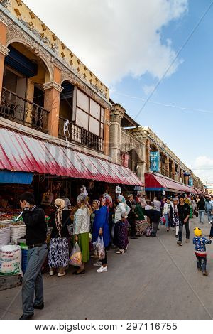 Aug 2017, Kashgar, Xingjiang, China: The Famous Sunday Market Of Kashgar, A Popular Destination Alon
