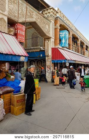 Aug 2017, Kashgar, Xingjiang, China: The Famous Sunday Market Of Kashgar, A Popular Destination Alon
