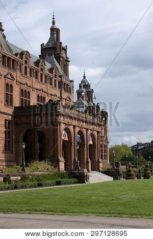 Glasgow, Scotland, 8th September 2013, The Kelvingrove Art Gallery And Museum Near Kelvingrove Park 