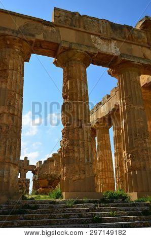 Selinunte, Sicily. Temple Of Hera, Ancient Greek Ruins In Italy, Doric Architecture