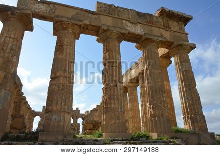 Selinunte, Sicily. Temple Of Hera, Ancient Greek Ruins In Italy, Doric Architecture