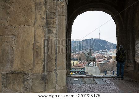 Tbilisi, Georgia - Mart 21 2019: Metekhi Church Of Assumption And Vakhtang Gorgasali Monument On The