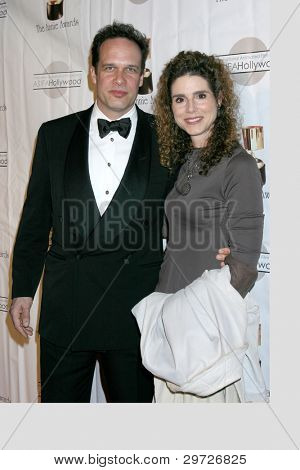 LOS ANGELES - FEB 4: Diedrich Bader, manželka Dulcy Rogers dorazí na 39 Annual Awards Annie na R