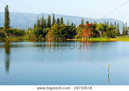 Na Pali montanhas e Lago