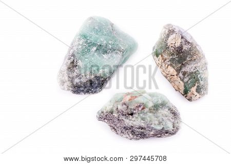 Emerald Macro Nestled In Bedrock Colde Up