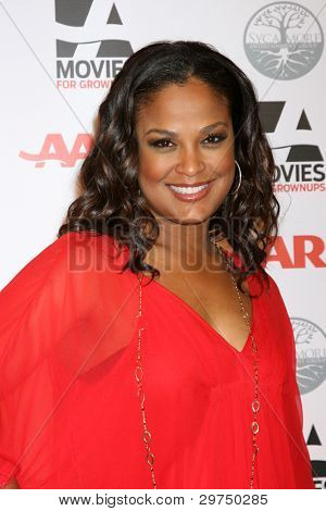 LOS ANGELES - FEB 6: Laila Ali dorazí na AARP na 11 roční filmy pro Gownups ocenění na Bever