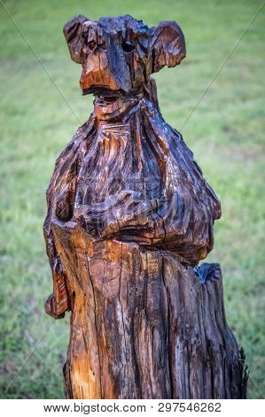 Lake Texoma, Tx, Usa - May 18, 2018: An Extraordinary Wood Carving From The Trunk Of A Tree