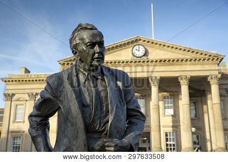A Statue Of Former Prime Minister And Founder Of The Open University, Harold Wilson. Labour Politici