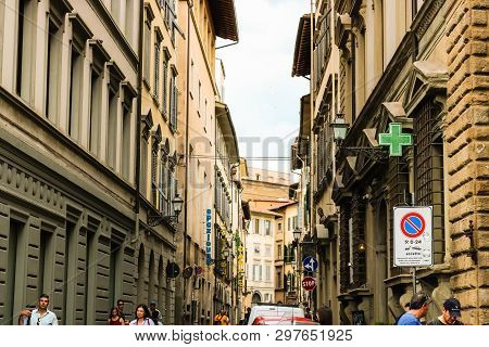 Florence, Italy - 2019. Tourists On The Narrow Streets Of Old Medieval City Of Florence.