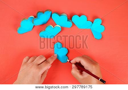17 Diy Three-dimensional 3d Greeting Card With Flowers For Mothers Day On A Living Coral Background.