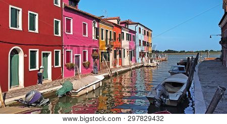 Venice, Italy - September 9, 2018: This Is The Fondamenta Pontinello Sinistra Promenade With Bright 