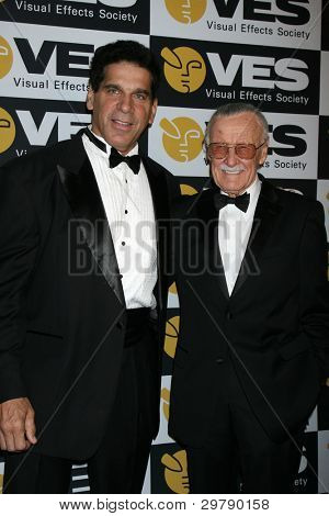 Los Angeles feb 7: Lou Ferrigno, Stan Lee kommt bei der 10. jährlichen visual Effects Society Award