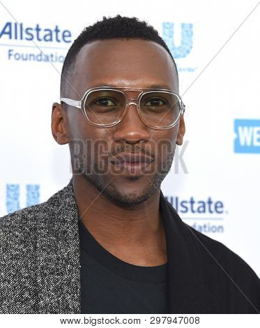 LOS ANGELES - APR 25:  Mahershala Ali arrives for WE Day California 2019 on April 25, 2019 in Inglewood, CA                