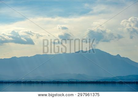 Mountain And Lake With The Unique Cloud In The Phayao Lake, Province Of The North Of Thailand.