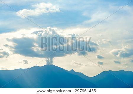 Mountain And Lake With The Unique Cloud In The Phayao Lake, Province Of The North Of Thailand.