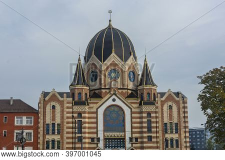 Kaliningrad, Russia - September 2020: New Liberal Synagogue In Kaliningrad Near Island Of Kant. Sele