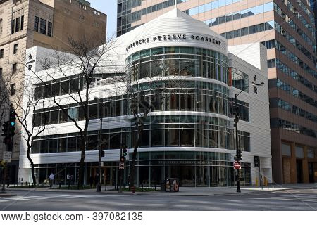 Chicago, Il April 11, 2020, Starbucks Reserve Roastery Chicago Building Exterior (former Crate And B