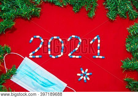 Coronavirus, Ncov-19 And The New Year. Holiday In Self-isolation, Hospital. Christmas Decorations An