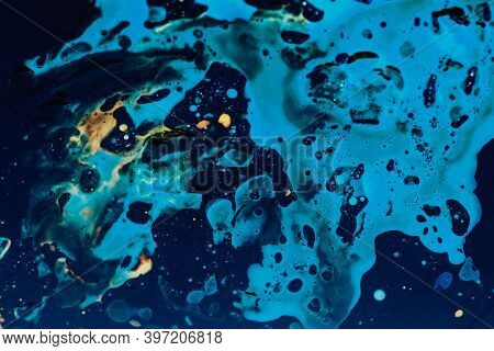Coronvirus blood stain under uv light