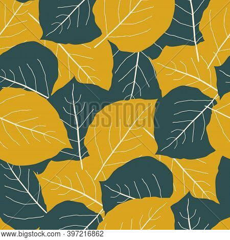 Green And Gold Aspen Leaf Seamless Vector Pattern Background. Overlapping Hand Drawn Leaves In Fall 