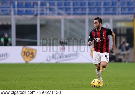 Milano, Italy. 29th November 2020. Hakan Calhanoglu Of Ac Milan    During The Serie A Match Beetween