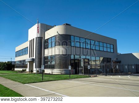 Round Cornered Glass Block Business Building