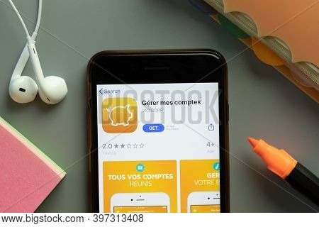 New York, Usa - 1 December 2020: Gerer Mes Comptes Mobile App Icon On Phone Screen Top View, Illustr
